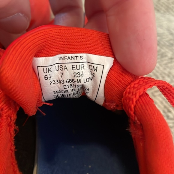 Red K-Swiss shoes size 7 - Picture 7 of 7